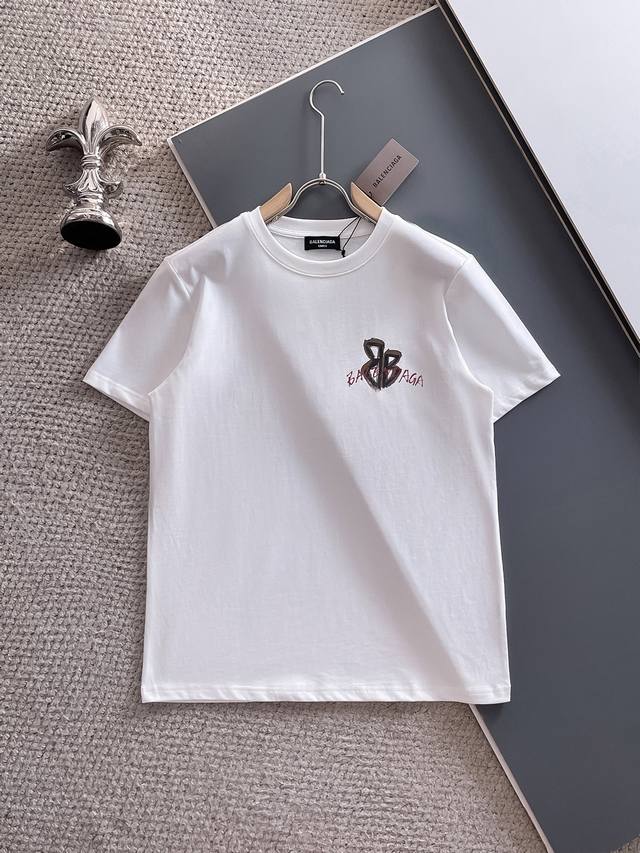 巴黎世*Balenciaga 25Ss春夏新款首发专柜最新款短袖圆领T恤 手绘高端订制 设计前卫时尚！品牌Logo重工艺设计，高端定制面料，手感柔软，穿着舒适，