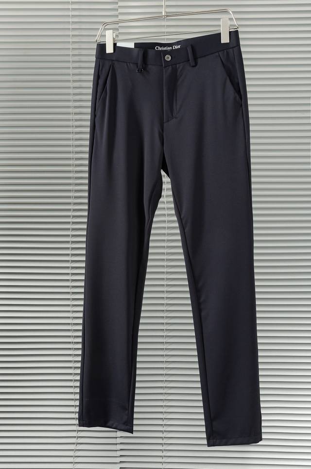 New# Di* Or. 迪奥25Ss春夏轻奢时尚定制休闲西裤，简洁干练的风格，精致卓越的品质男装，每款的设计点跟舒适度都能做到平衡，刚刚上线的这款官网主打单品