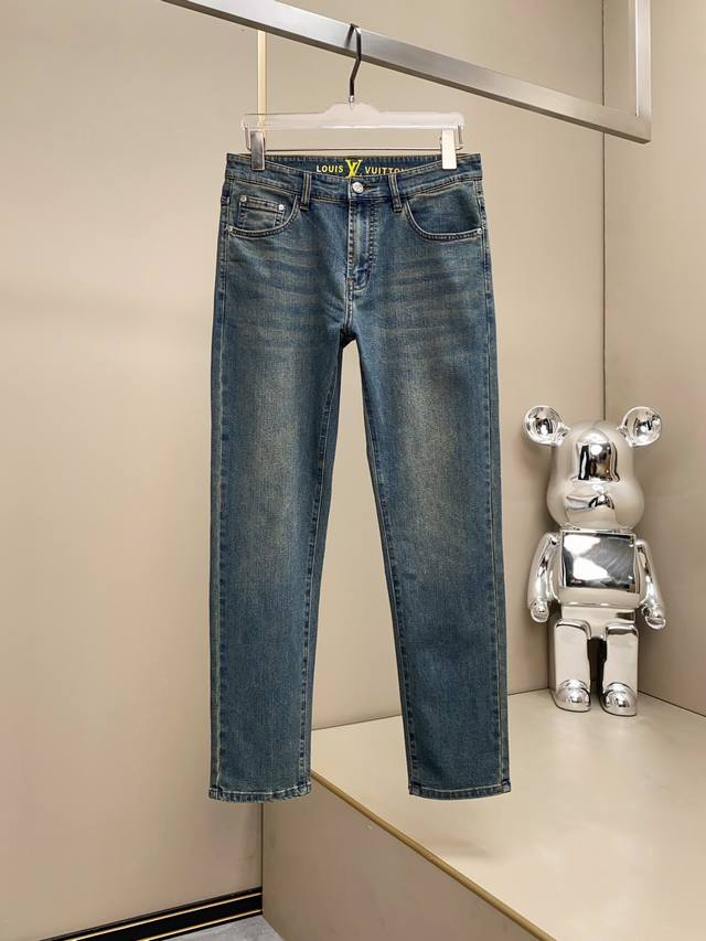 贸易公司渠道稀出，领先官网发售 1V25Ss春夏新款复古水洗做旧棉质弹力牛仔裤，男士后兜劲爆点老花标识印花时尚修身牛仔长裤！！1V家最新牛仔系列单品奉献，这条裤