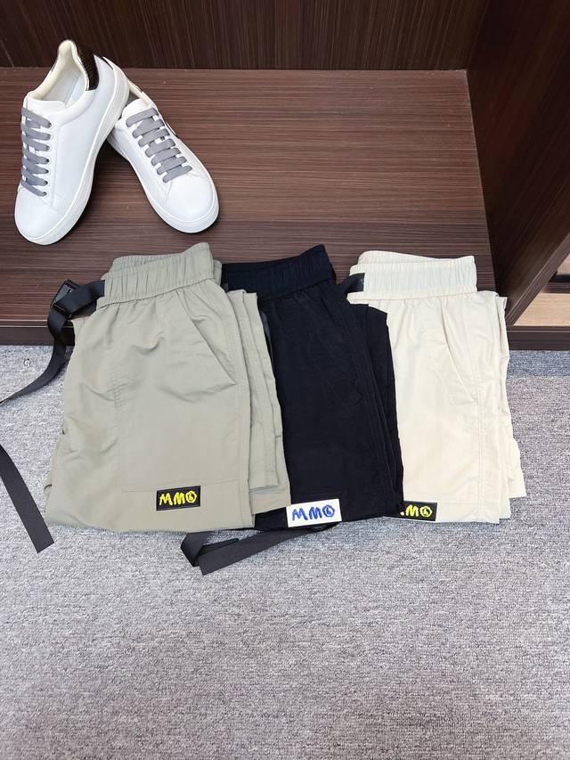 蒙口 2025Ss春夏新款新款男士工装休闲裤、商务休闲款！！重在面料！婴儿肌肤般的柔滑！！客供定织料，入手便知极具柔滑面料，手感柔软亲肤，上身挺括有型，表面又有