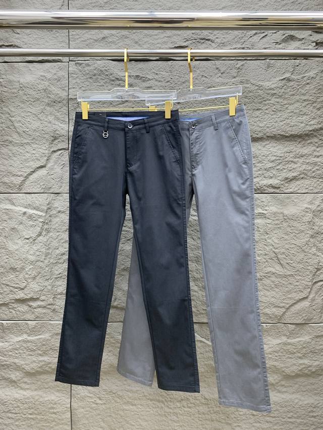 Fendi 芬迪 新款来袭2025春夏新款新品 专柜有售 实体店极品休闲裤专柜原版1:1好货，适合各个年龄段。市场最高版本的欧洲进口面料。舒适柔软亲肤，上身效果