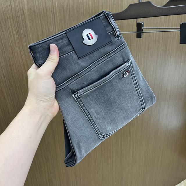 新款 Mon 高端定制 2025Ss早春新款原单爆款牛仔裤 超级定制款 原版五金 超级重工工艺 版型超赞，细节做工无可挑剔！款式不挑人，特别高档，好货不等人，看