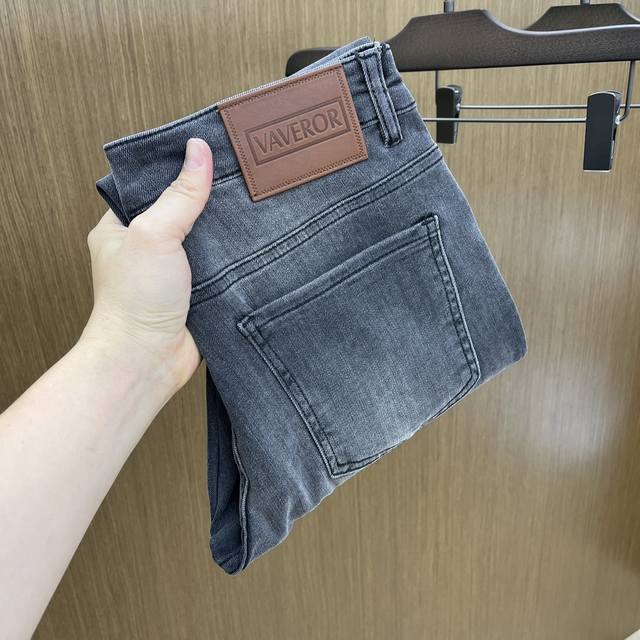 新款 Ver 高端定制 2025Ss早春新款原单爆款牛仔裤 超级定制款 原版五金 超级重工工艺 版型超赞，细节做工无可挑剔！款式不挑人，特别高档，好货不等人，看