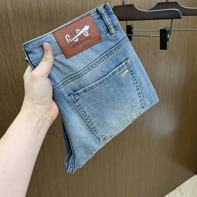 新款 Guc 高端定制 2025Ss早春新款原单爆款牛仔裤 超级定制款 原版五金 超级重工工艺 版型超赞，细节做工无可挑剔！款式不挑人，特别高档，好货不等人，看