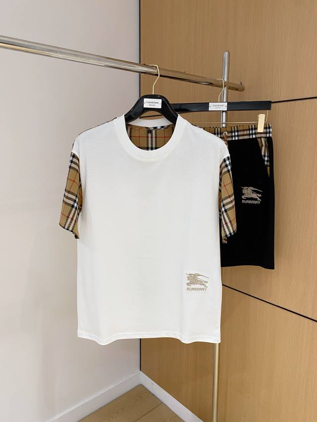 巴宝莉 2025新款套装采用客供独家进口定制面料，面料表面非常有质感显而易见，上身透气轻薄十分舒适，细节处彰显设计特色与精湛工艺，整体细节美妙绝伦！整体款式时尚