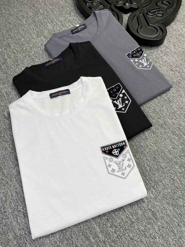 Lv路易威登 2025Ss春夏高品质丝光棉短袖T恤 M-6Xl可穿至230斤 顶级原单品质，当下最新工艺要求，顶级订单要求车线做工，超级好搭配，顶级定制，搭配整