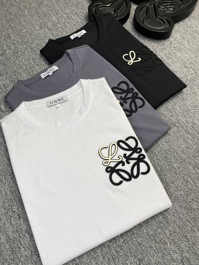 Loewe罗意威 2025Ss春夏高品质丝光棉短袖T恤 M-6Xl可穿至230斤 顶级原单品质，当下最新工艺要求，顶级订单要求车线做工，超级好搭配，顶级定制，搭