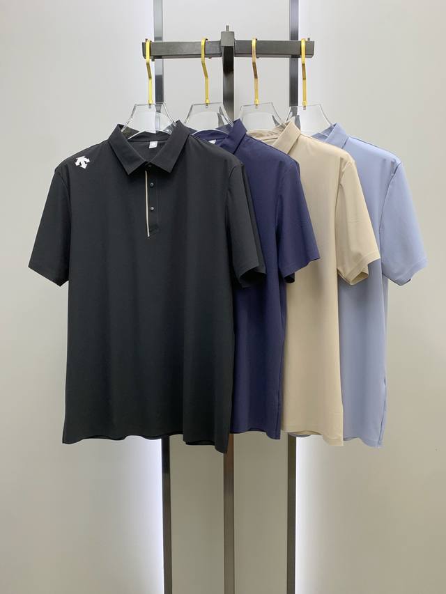 Ss迪桑特纯棉最新面料经典标识图案Logo时尚简约潮流短袖，最顶级的品质专柜原单短袖，顶级制作工艺进口面料，专柜款独特设计，采用进口高端订制面料。官网在售！面料