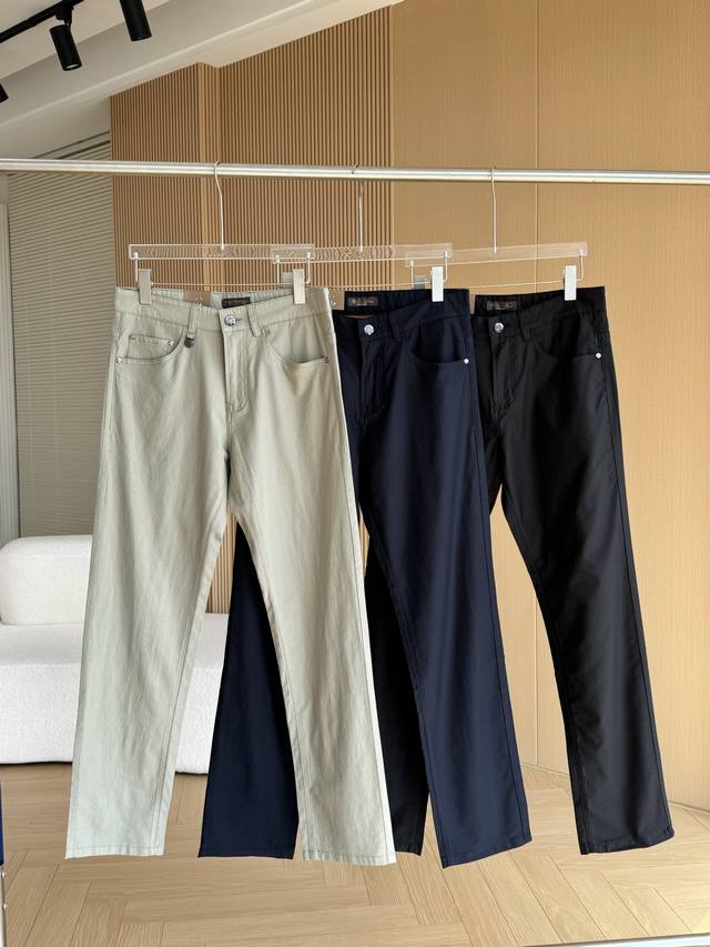 Loro pian 诺悠翩雅 男士修身版型休闲西裤长裤 2025专柜新款，高档大气，传统高贵的设计风格，赢取无数人的欢心，面料控品质控不容错过的一款 百搭基础的