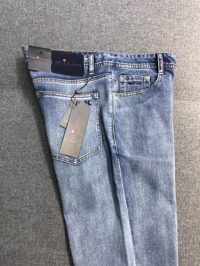 新品 Ki家族男士高端商务休闲丹宁牛仔裤，贸易公司渠道货，意大利原厂出品，25年春夏新品，经典奢华之作！！品相完美如斯！ 被誉为时装手工界的典范，皇室贵族及精英