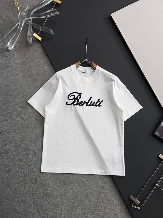 高端品质 长期有货 布鲁提2025新款首发最新款短袖圆领T恤 高端订制 设计前卫时尚！高端定制高支棉面料.手感柔软.穿着舒适.级别精致车线.做工精细.上身效果无