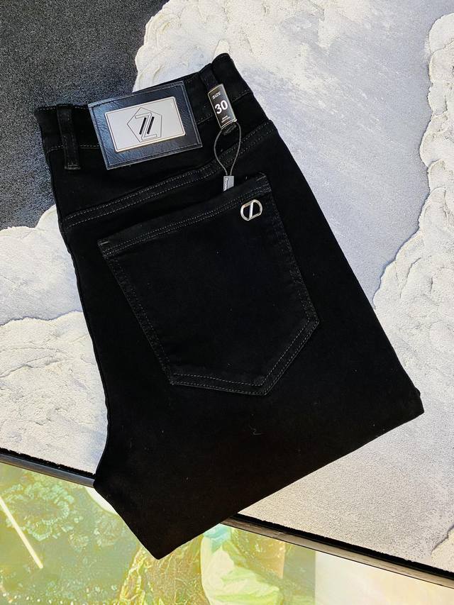 原单货官网款 可穿200斤杰尼亚Zegna 2025 新款专柜同步有售，时尚休闲裤直筒牛仔裤弹力牛仔裤，进口原版面料，上身舒适透气，顶级工艺五金配饰。档次极高，