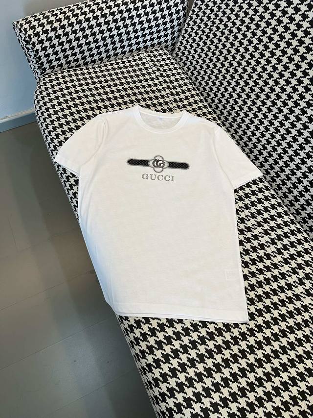 古家： 23Ss最新字母百搭短袖，顶级制作工艺进口面料，采用进口高端订制面料，进口丝线手感一流！码数：M-6Xl、360、最大可穿230斤