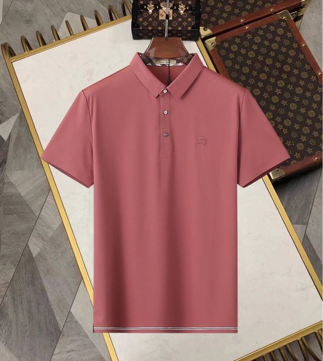 巴宝莉 高端货商务 白领 单位人士必入单品！ 休闲商务翻领短袖，科技面料，体感非常棒，手感顺滑质感很棒！弹性好，无任何束缚感，面料自带透气网孔，吸湿排汗，速干保