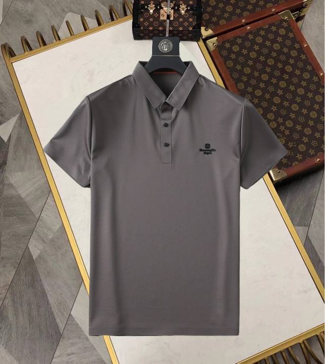 杰尼亚 高端货商务 白领 单位人士必入单品！ 无痕休闲商务翻领短袖，科技面料，冰丝无痕，体感非常棒，手感顺滑质感很棒！弹性好，无任何束缚感，面料自带透气网孔，吸