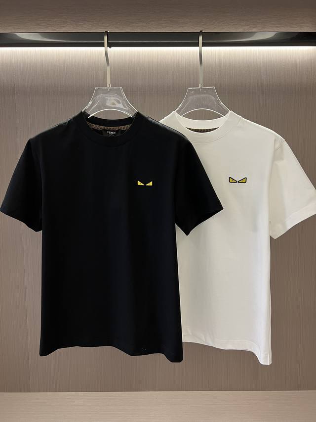 F芬短袖T恤 黑色 25新款，经典小怪兽眼睛Logo辨识度高,元素鲜明搭配简约时尚.采用粘度极高的幼圆型中东水钻一体化压胶制作成精致整齐的小公仔,经过反复试验水