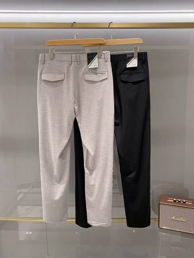 25Fw夏季节新品系列！-Dio*R男士修身合体版型纯棉轻薄有型的西裤！ 经典纯色棉质直筒修身长裤，男士裤腰经典时尚百搭商务休闲西裤 此款休闲西裤用心甄选客供优