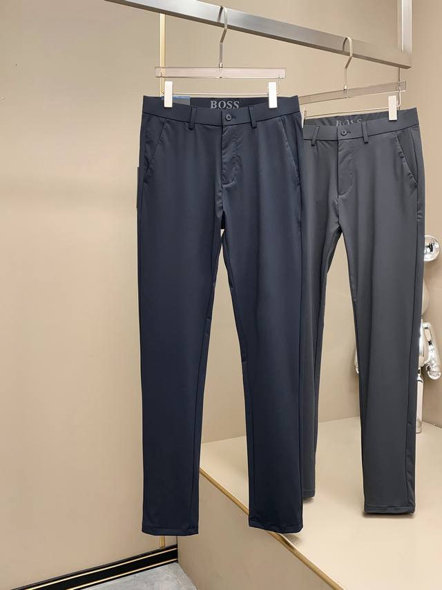 Boss 25Ss春夏新款纯色轻薄弹力棉质修身长裤！男士经典时尚百搭商务休闲西裤！衣橱里不可或缺的百搭臻品，穿着便捷舒适又非常极易搭配时尚造型 此款休闲西裤用心