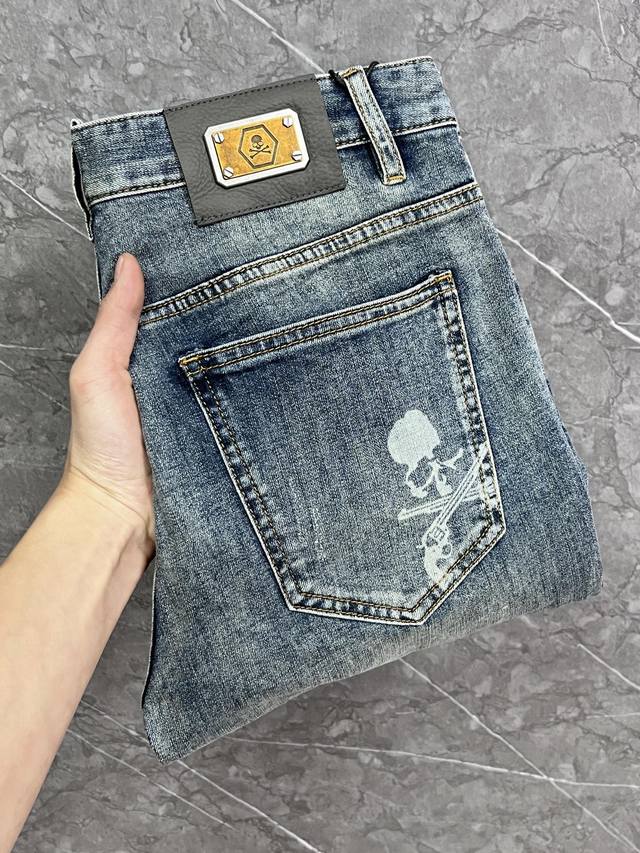 菲利普 2025年春夏新款原单牛仔裤！意大利奢侈品男士蓝色牛仔裤 选用进口水洗丹宁布 精致的专柜五金，上等真皮皮牌 Ch一流洗水工艺 Ykk大牌专用拉链，男士弹