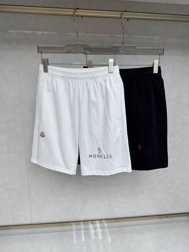 蒙口 2025夏季新款男士休闲短裤，高级定制面料透气面料 透气弹力舒适度极高，细节无可挑剔，顶级辅料配备，原版Logo设计理念，手感细腻柔软！上身版型超赞！尺码