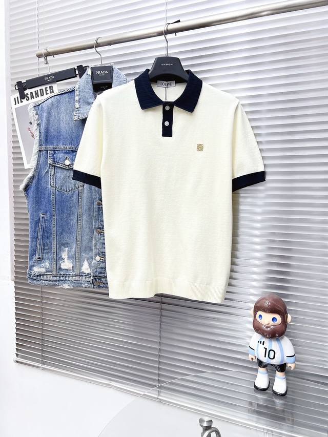 Loewe罗意威 25Ss新款针织短袖，超经典设计，简约没有任何多余累赘感，衣橱不可缺少的一件百搭单品，采用优质羊毛制作而成，穿身上超级舒适，前卫又实穿，精致完
