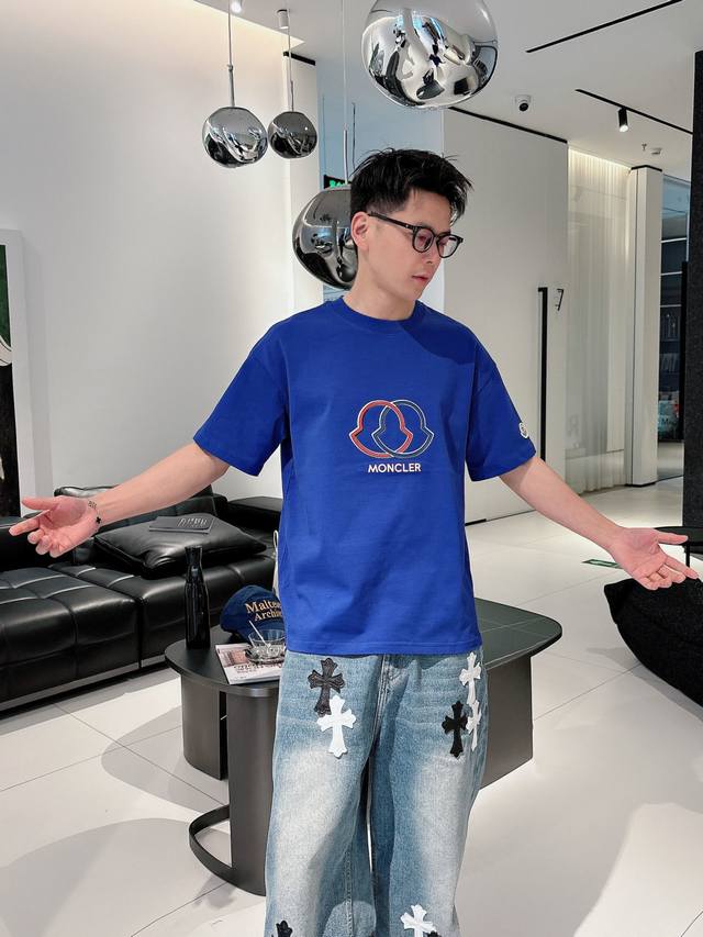 Monc25Ss春夏新款短袖 轻奢主义 男女日常通勤穿搭必备单品 正确版本 欢迎对比 详细特征 260克100% 纯棉双纱汗布面料 同缸定染特种加粗32支双股1