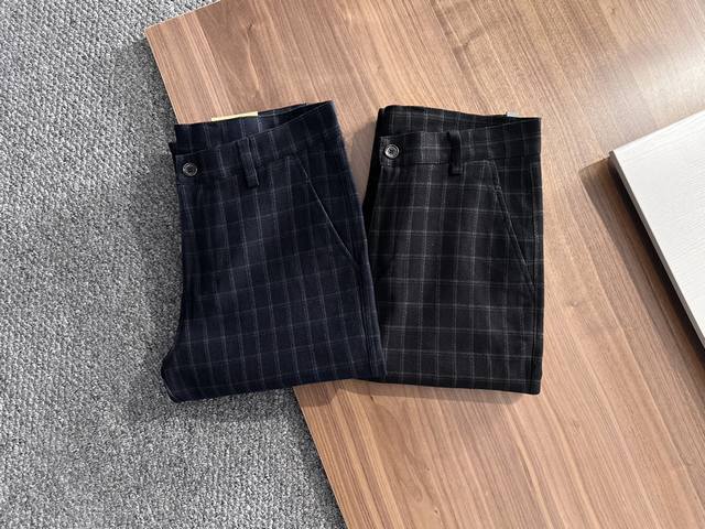 Burberry 巴宝莉 新款来袭2680春夏新款新品 专柜有售 实体店极品休闲裤专柜原版1:1好货，适合各个年龄段。市场最高版本的欧洲进口面料。舒适柔软亲肤，