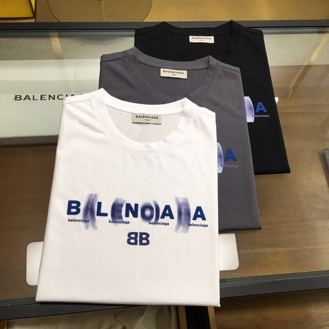 新品 Blca 2025春夏新款首发专柜最新款短袖圆领T恤 高端订制 设计前卫时尚！品牌Logo重工艺设计 高端定制双丝光面料.手感柔软.穿着舒适.专柜级别精致