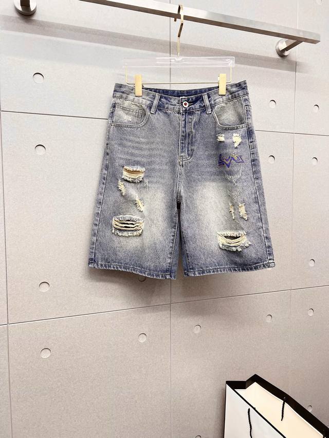 Lv 2025Ss新款原单爆款牛仔裤短裤 超级定制款 原版五金 超级重工工艺 版型超赞，细节做工无可挑剔！款式不挑人，做工高档，超强好货不等人，看中赶紧下手，尺