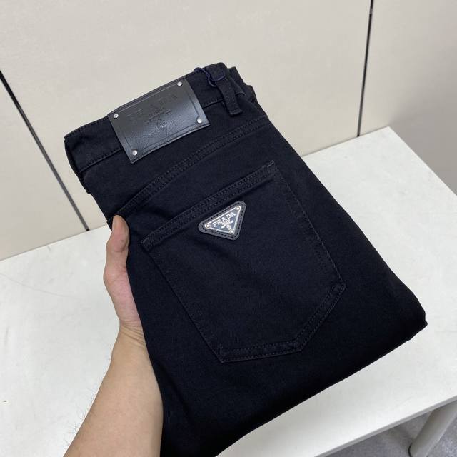 顶级版本 2025秋冬欧洲专柜新款 超A代购级别海外贸易公司订单货源，顶级原单高端男士定制时尚修身小直筒牛仔裤。2831 颜色：图片色， 尺码：29-40 面料