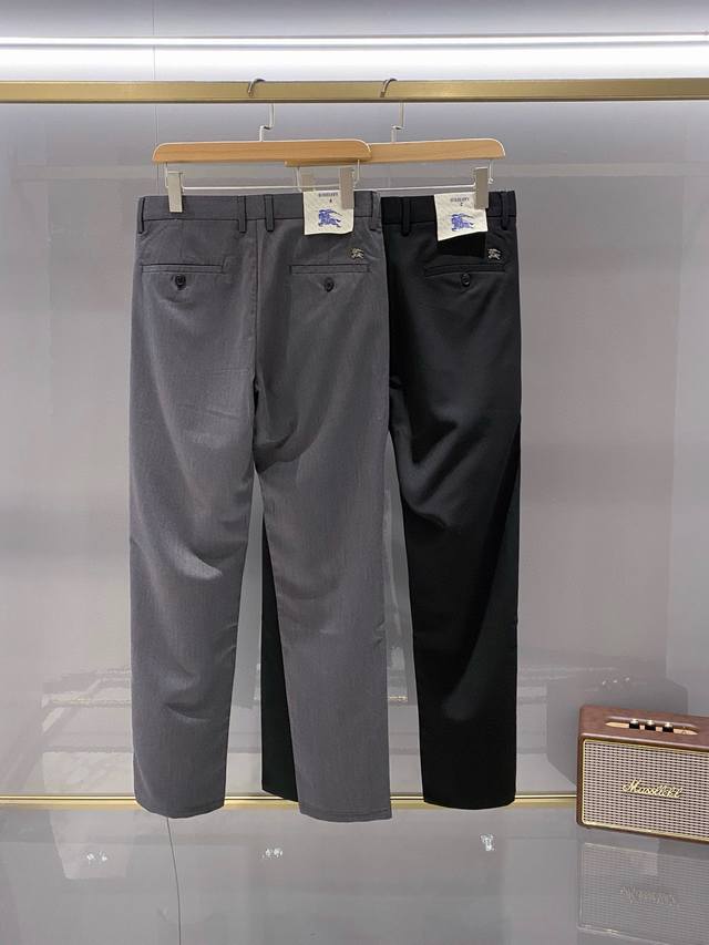 25Fw夏季节新品系列！-Burber*Y男士修身合体版型纯棉轻薄有型的西裤！经典纯色棉质直筒修身长裤，男士裤腰经典时尚百搭商务休闲西裤 此款休闲西裤用心甄选客