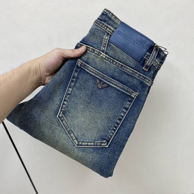 顶级版本 2025秋冬欧洲专柜新款 超A代购级别海外贸易公司订单货源，顶级原单高端男士定制时尚修身小直筒牛仔裤188～1 颜色：重工艺炒沙洗水，图片色 尺码：2