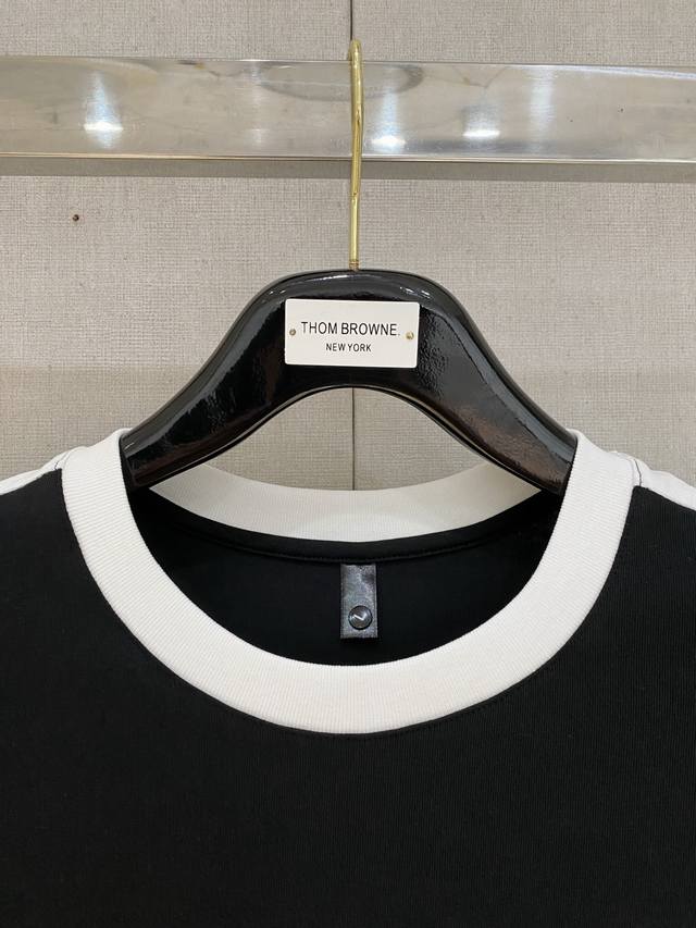 罗意威 高端定制 2025春夏新款首发专柜最新款短袖短裤休闲套装 高端订制 设计前卫时尚！品牌Logo重工艺设计 高端定制纯棉面料.手感柔软.穿着舒适.专柜级别