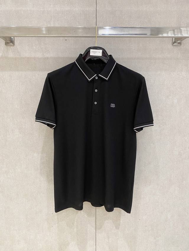 杜嘉班纳 Dg 2025Ss夏季新款字母Logo男士翻领polo衫！经典商务男款，高端男装的天花板级别的商务男款！简约时尚大气不失优雅，单穿内搭体面过人，品质控