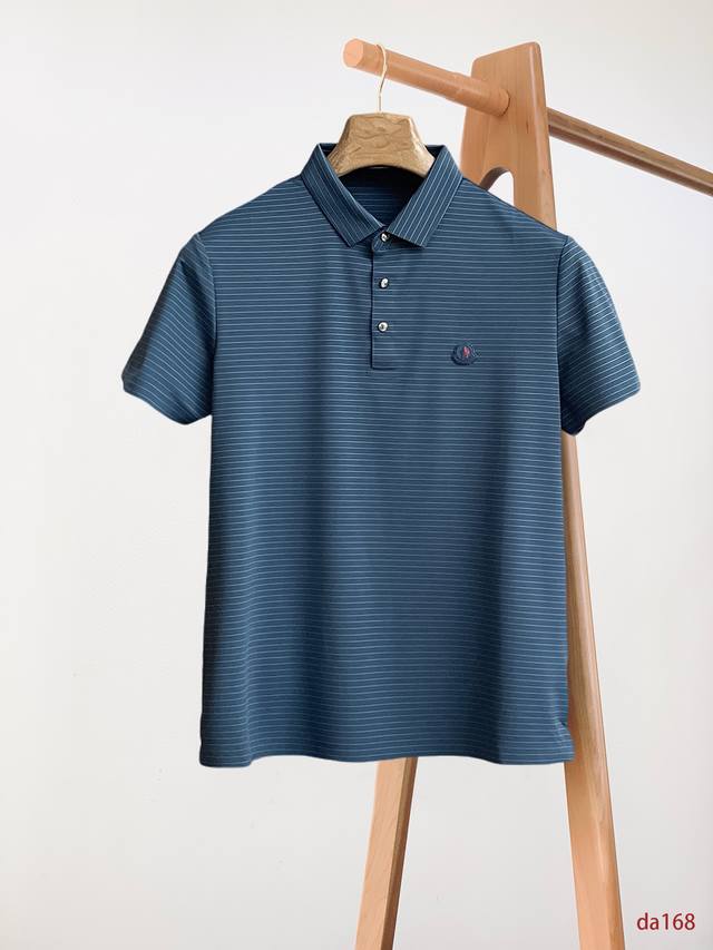 蒙口 高端货商务 白领 单位人士必入单品！ 珠地面料休闲商务短袖polo，科技面料，体感非常棒，手感顺滑质感很棒！弹性好，无任何束缚感，面料自带透气网孔，吸湿排