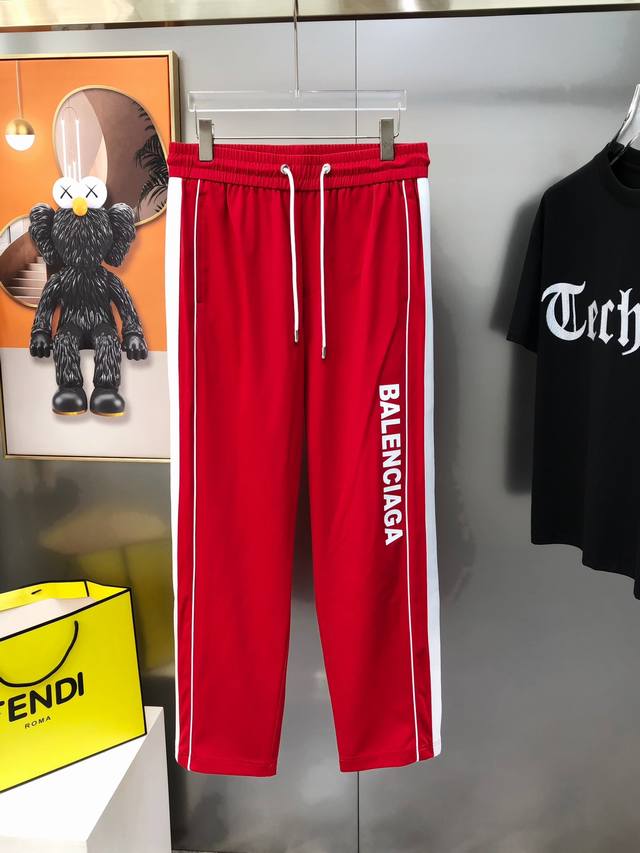 Bal*Nciaga 巴黎世家2025春夏新款原单男士直筒休闲裤 柜台同步售卖 爆款高端定制 原单狠货 简洁时尚百搭款两侧拼接织带 立体印胶字母Logo设计 定