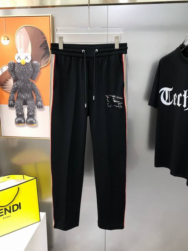 Burbe** 巴宝莉2025春夏新款原单男士休闲裤 柜台同步售卖 高端定制 原单狠货 简洁时尚百搭款拼接织带印胶战马Logo图案设计 定制原版进口冰丝棉混纺面