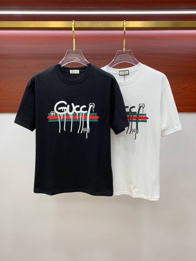 Ss古驰纯棉最新面料经典标识图案Logo时尚简约潮流短袖，最顶级的品质专柜原单短袖，顶级制作工艺进口面料，专柜款独特设计，采用进口高端订制面料。官网在售！面料版