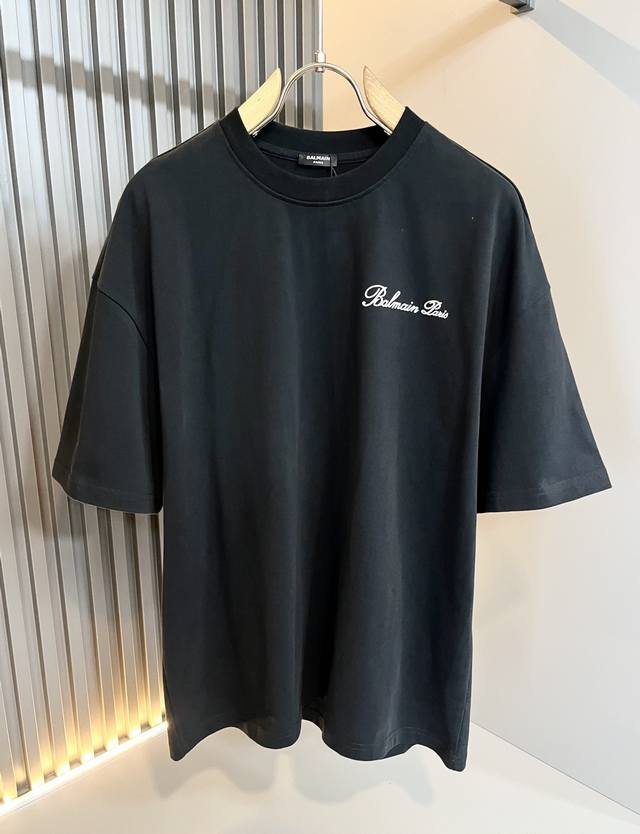 Balm*In 巴尔曼 2025春夏新款休闲套装,男人心目中的“里程碑”机车王国的“佼佼者”遍布世界的顶级时装品牌.它很另类,在时装的排名中我总觉得它天下无敌的 Balm*In 巴尔曼 2025春夏新款休闲套装,男人心目中的“里程碑”机车王国的“佼佼者”遍布世界的顶级时装品牌.它很另类,在时装的排名中我总觉得它天下无敌的