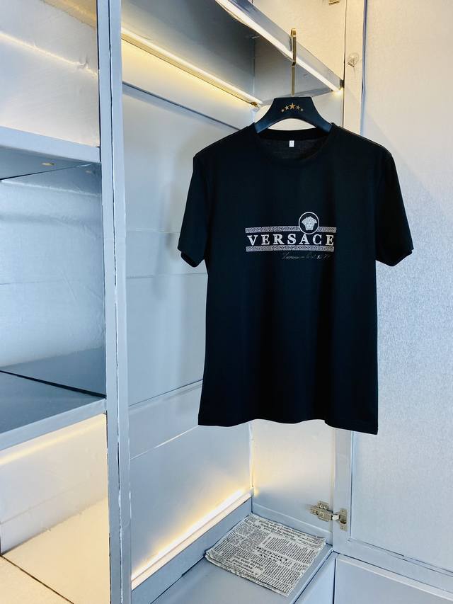 穿130斤 胖子福音 情侣款 码数：M-6Xl 范思哲Versace 原单品质 2025最新款 男装短袖T恤 衣服 精选专柜订制顶级丝光棉进口面料 所有细节做工