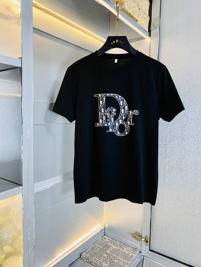 穿130斤 胖子福音 情侣款 码数：M-6Xl 迪奥Dior 原单品质 2025最新款 男装短袖T恤 衣服 精选专柜订制顶级丝光棉进口面料 所有细节做工完美1比