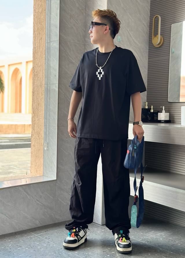 2025Ss夏季最新款短袖T恤，手感柔软，穿着舒适，做工精细.上身效果无敌帅气，码数 S-2Xl