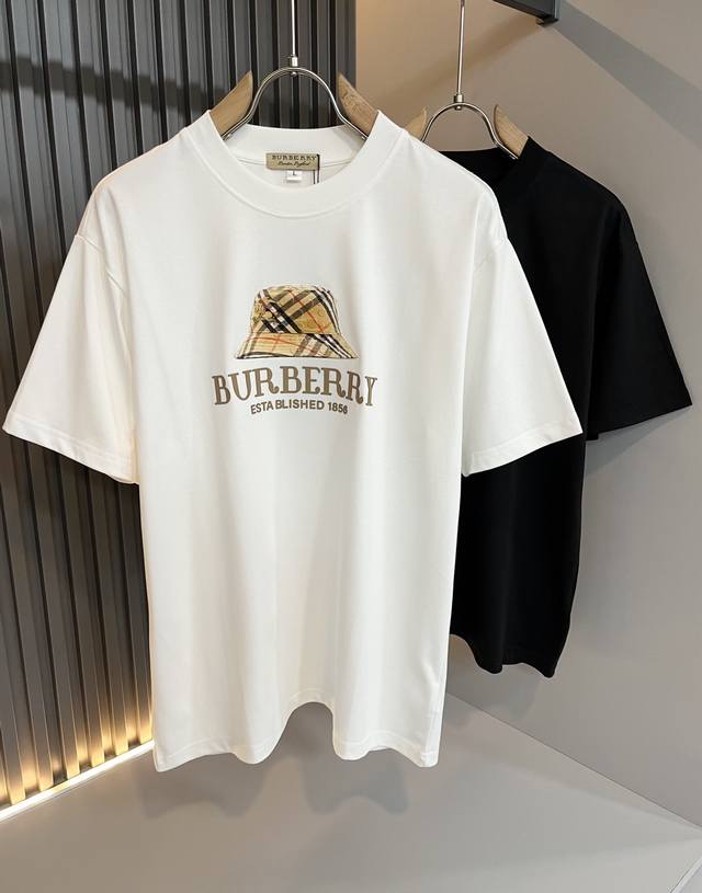 Burber*Y巴*莉2025春夏新品男女同款短袖T恤，重磅来袭，最近比较火热的环保纯棉面料制作而成，高端户外运动休闲系列，非常火热运动风潮！Bur最新研发的特