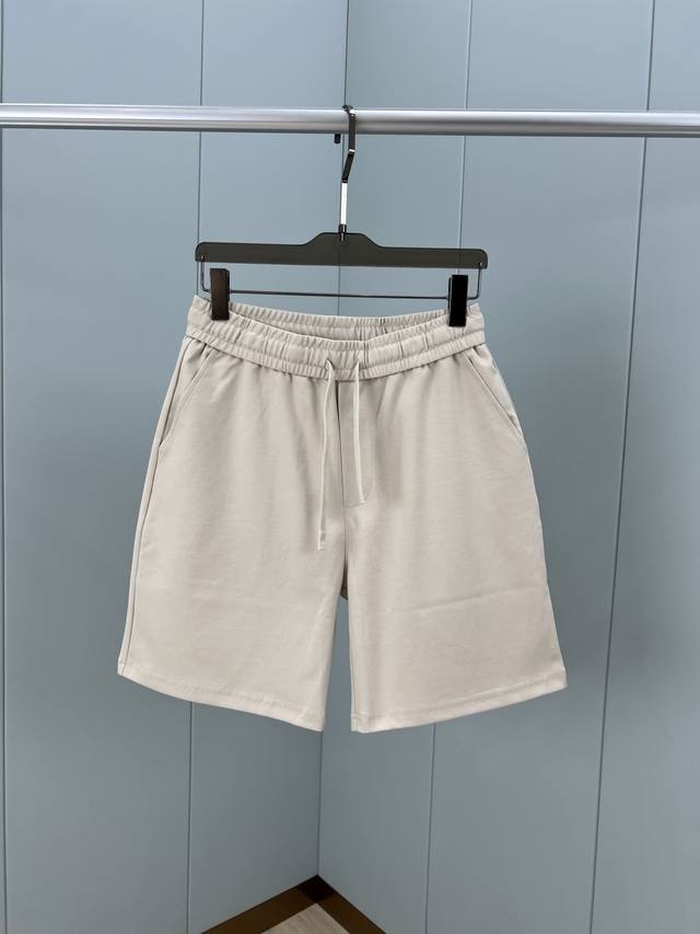 Gucci.古驰 25夏季男士新品船锚植绒印花标识冰氧棉休闲短裤，背面贴袋饰Gucci船锚植绒印花Logo元素设计，弹性松紧腰边带抽绳，两个侧袋+背面贴袋设计，