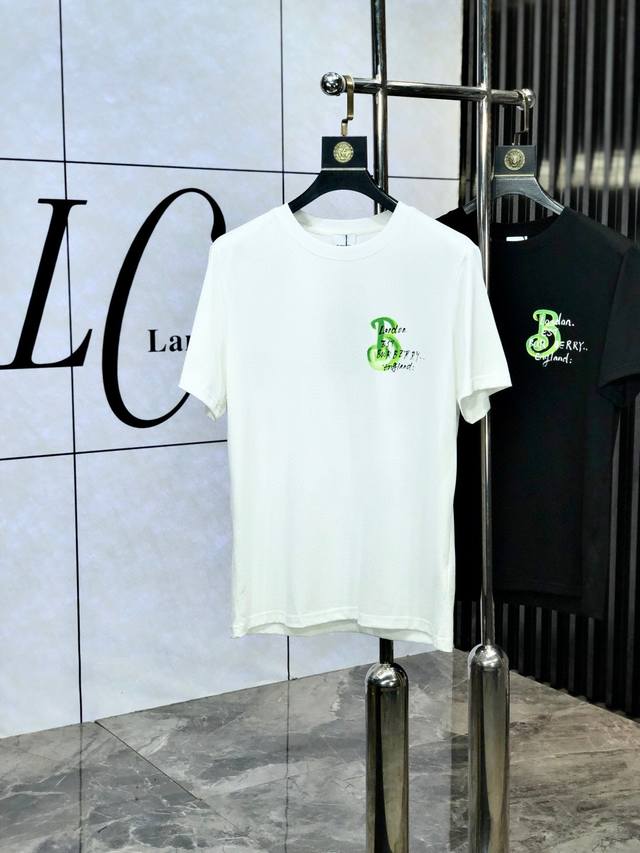 巴宝莉 2025早春新款首发最新款短袖圆领T恤 高端订制 设计前卫时尚！高端定制高支棉面料.手感柔软.穿着舒适.级别精致车线.做工精细.上身效果无敌帅气！型男必