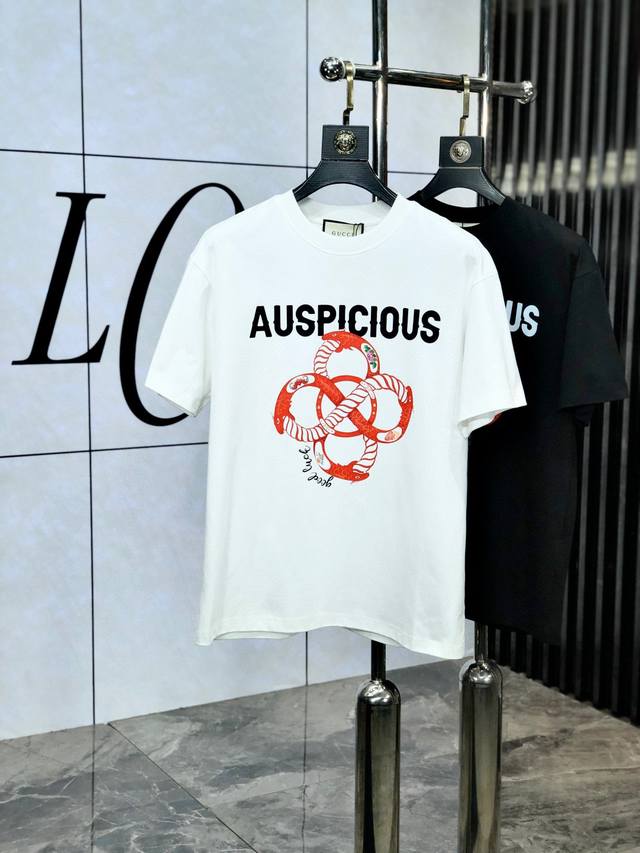 古驰 2025早春新款首发最新款短袖圆领T恤 高端订制 设计前卫时尚！高端定制高支棉面料.手感柔软.穿着舒适.级别精致车线.做工精细.上身效果无敌帅气！型男必备