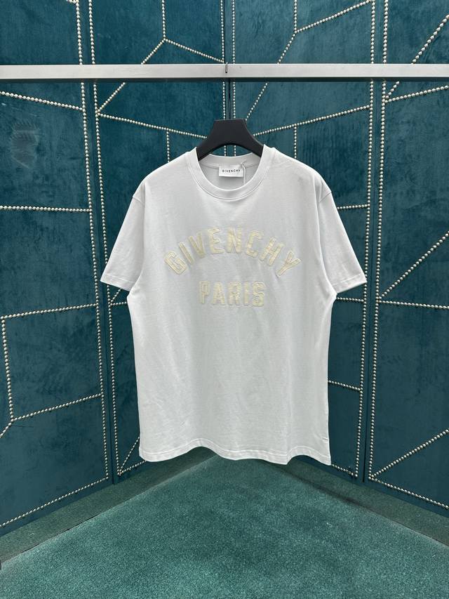 纪梵希 25Ss新款纯色圆领带Logot恤，男女同款，高版本！ 码数：S.M.L.Xl.