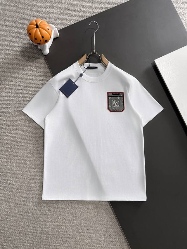 Louis Vuitton* 2025春夏款上新 原高版本 驴家Lv 面料采用280克高密度纯棉 不变形 不缩水 工艺介绍：双线走位 采用蓝色刺绣撞定制Lv五金