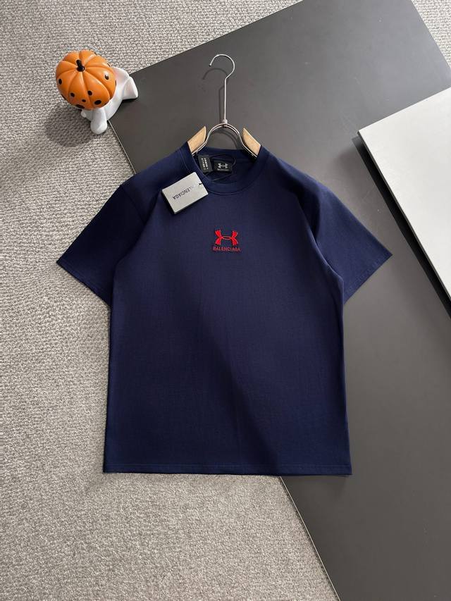 Balenciaga巴黎世家* 2025春夏款上新 原高版本 巴黎世家 面料采用280克高密度纯棉 不变形 不缩水 工艺介绍：双线走位 洗水＋精密万针刺绣 颜色