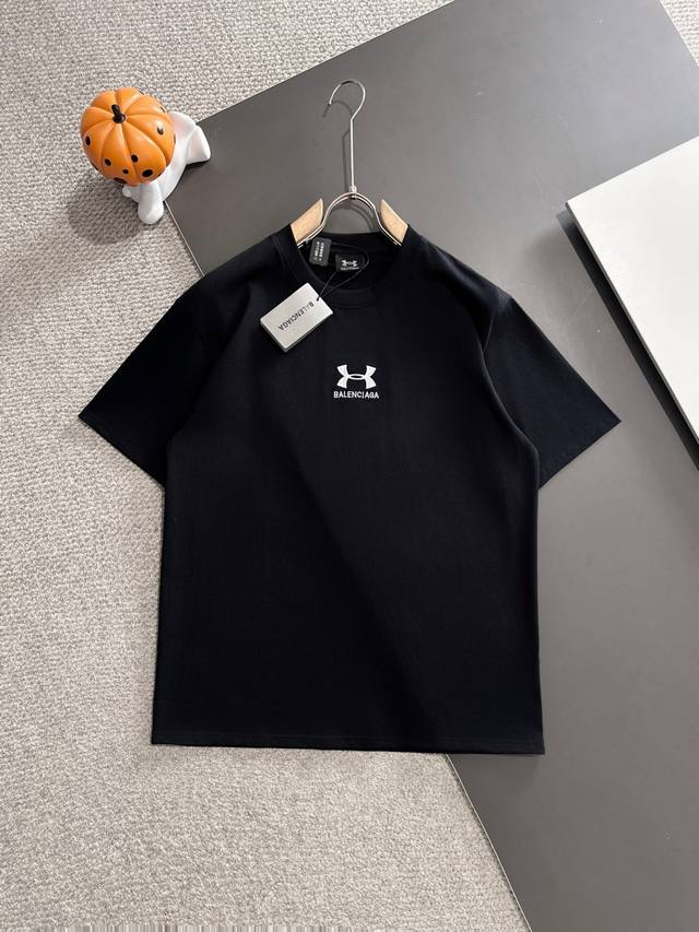 Balenciaga巴黎世家* 2025春夏款上新 原高版本 巴黎世家 面料采用280克高密度纯棉 不变形 不缩水 工艺介绍：双线走位 洗水＋精密万针刺绣 颜色